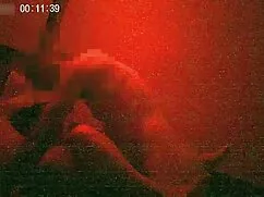 女の子、レズビアンキス彼女のお尻の後に練 ...