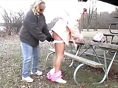 脂肪女性、オフィスでクソ大きなおっぱい  ...