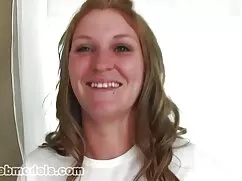 路上の女の子は、レイプ、タフな雄鶏に襲わ ...