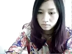 あなたの前にパンティーなしのスキニーバレ ...