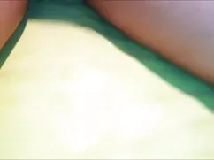 のティーンエイジャー日本の女の子pee- ...
