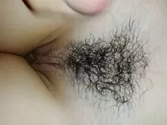 肌の女の子は彼女のお尻creamedを取 ...